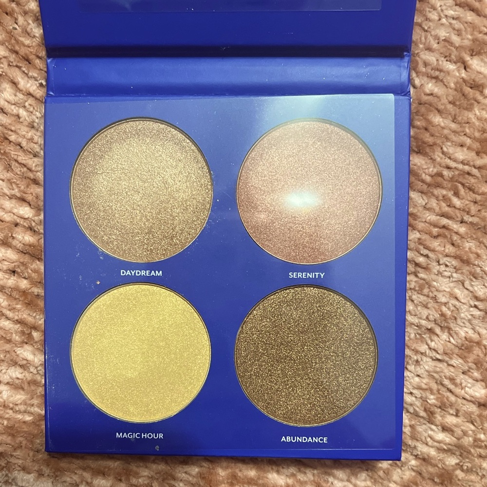 💙💙💙Treslùce Beauty 💙💙💙 BRAND NEW